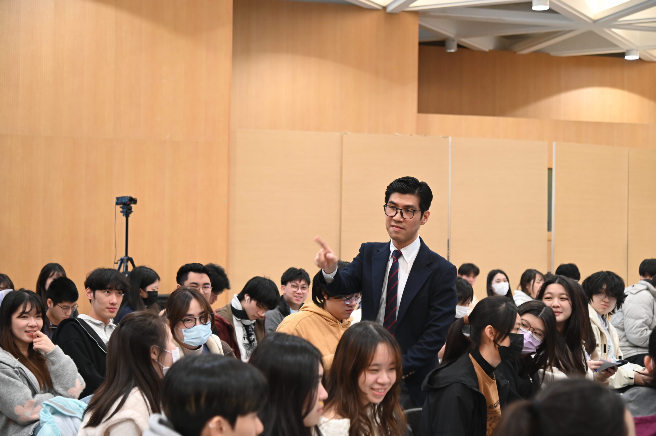 《花絮》2026.03.11《E ? F♭ ?史克里亞賓鋼琴前奏曲Op. 67/1中的記譜、和聲與曲式分析》-蘇州大學吳翊丞教授專題講座