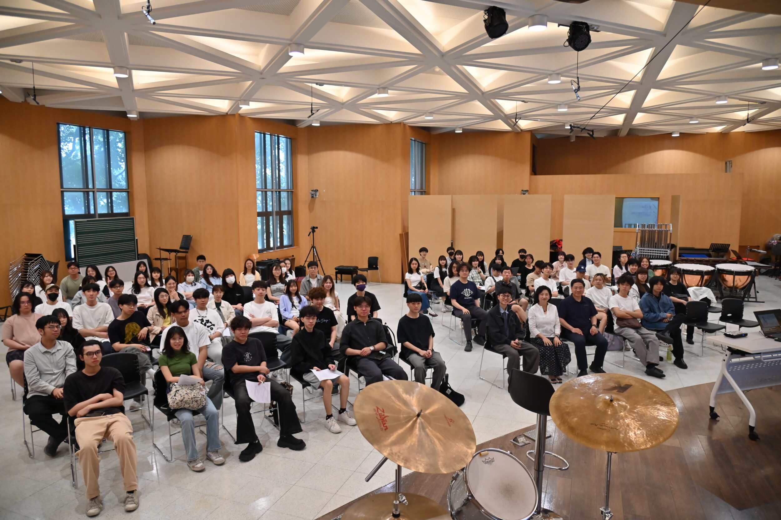 《花絮》2026.04.29「那些你可能沒想過的音樂出路：自由接案實戰分享 × 專輯製作祕辛」黃浩瑄系友講座